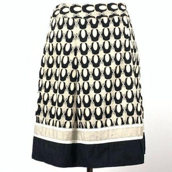 Ann Taylor Dresses & Skirts - Ann Taylor petites women’s skirt sz 0P black cream